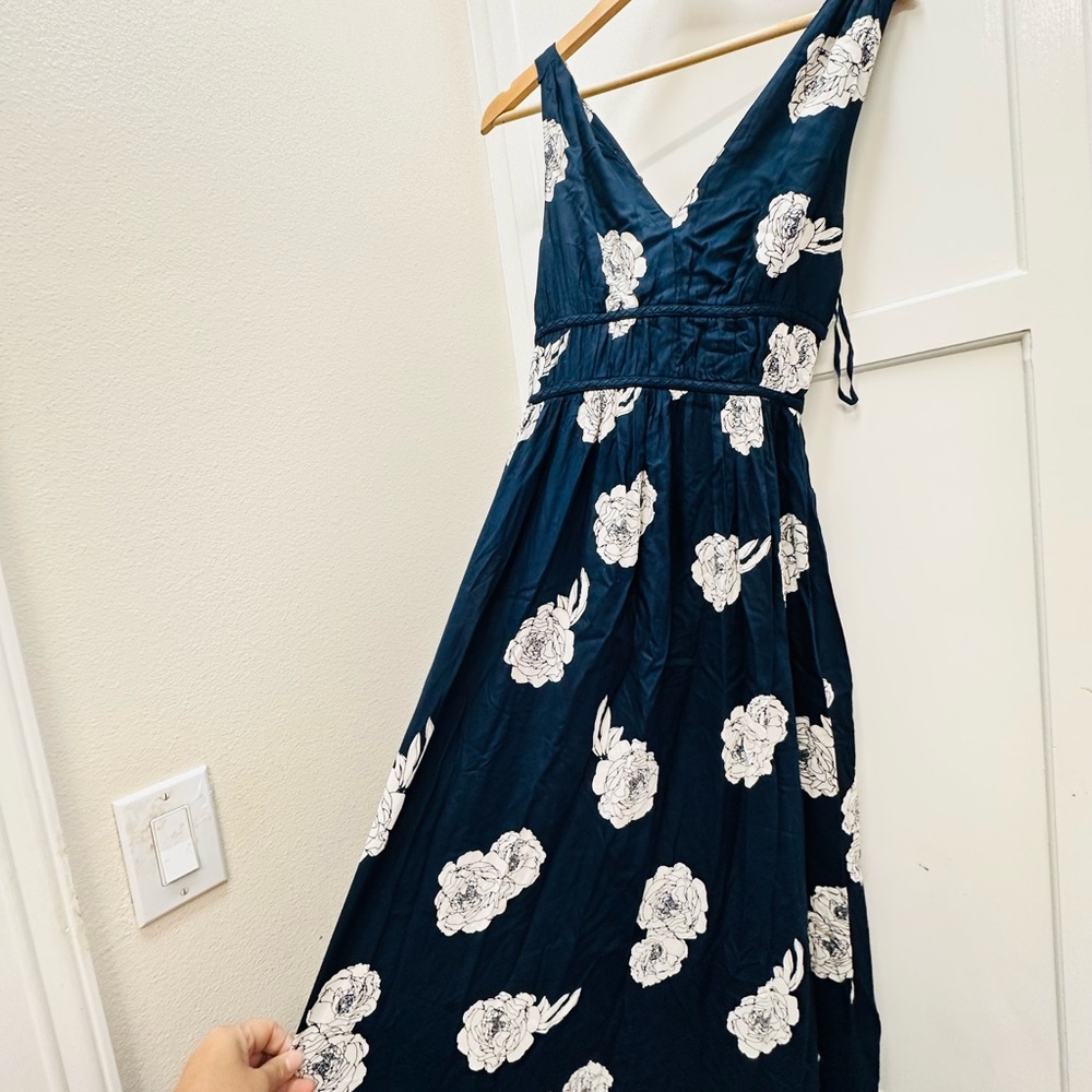 Elegant Floral Navy Dress